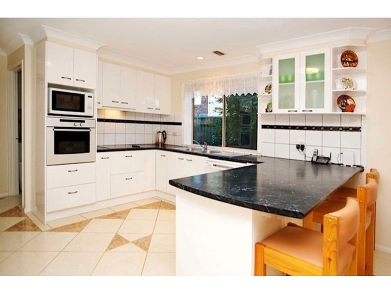 17 Carrumbella Drive, Arundel QLD 4214