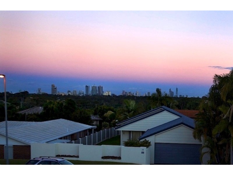 17 Carrumbella Drive, Arundel QLD 4214