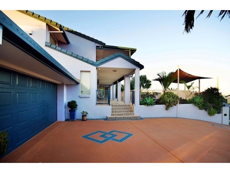 17 Carrumbella Drive, Arundel QLD 4214