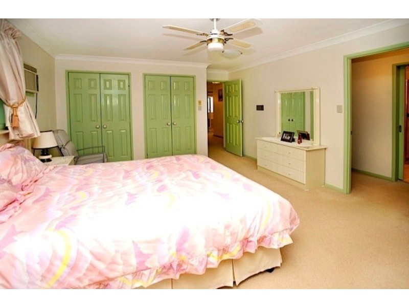 17 Carrumbella Drive, Arundel QLD 4214