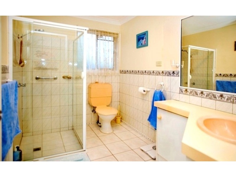 17 Carrumbella Drive, Arundel QLD 4214