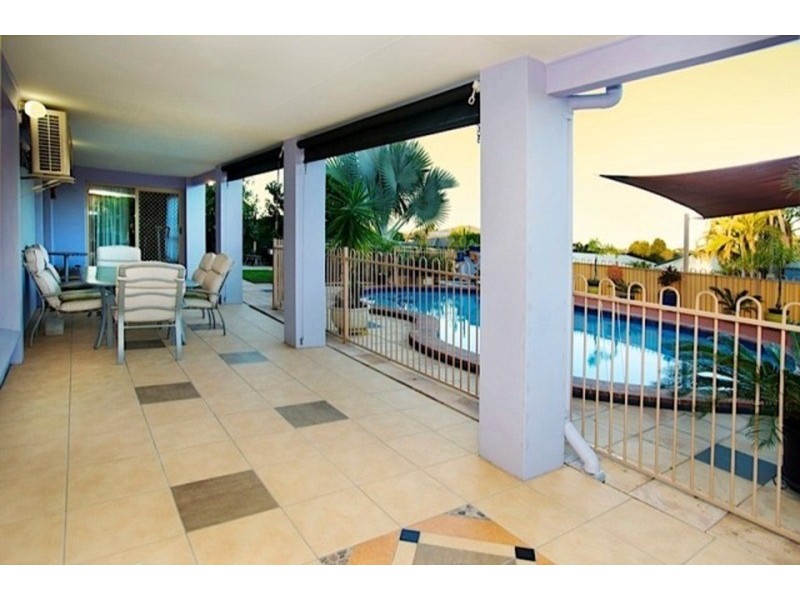 17 Carrumbella Drive, Arundel QLD 4214