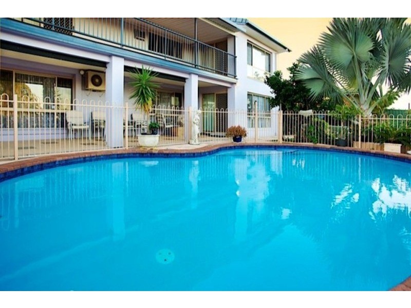 17 Carrumbella Drive, Arundel QLD 4214