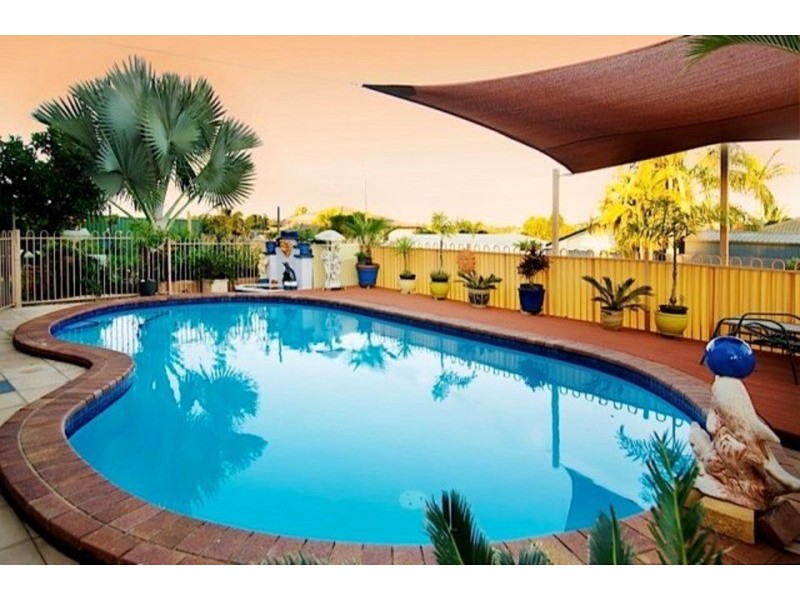 17 Carrumbella Drive, Arundel QLD 4214