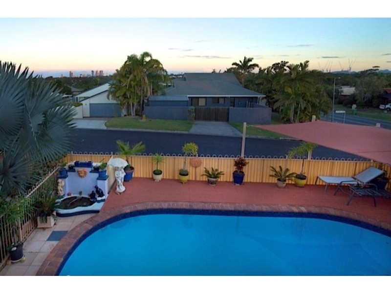 17 Carrumbella Drive, Arundel QLD 4214