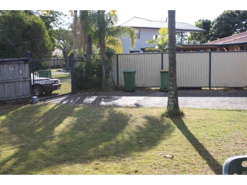 8 Augusta Street, Coombabah QLD 4216