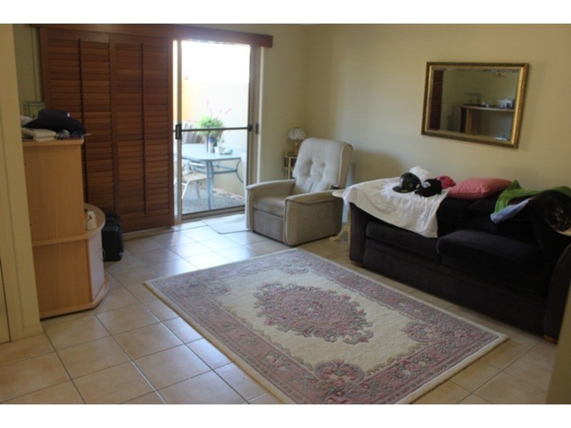 1/24 Brighton Parade, Southport QLD 4215