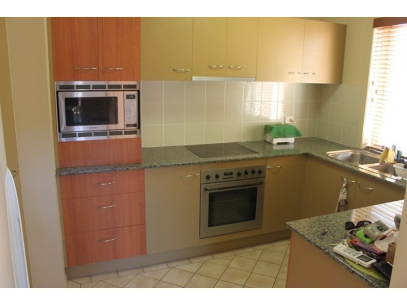 1/24 Brighton Parade, Southport QLD 4215