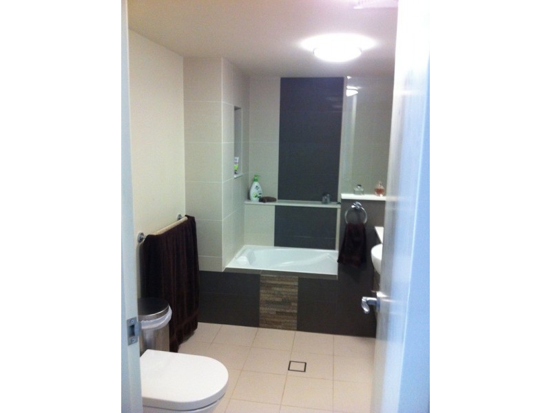 6/20 Lawson  Street, Southport QLD 4215