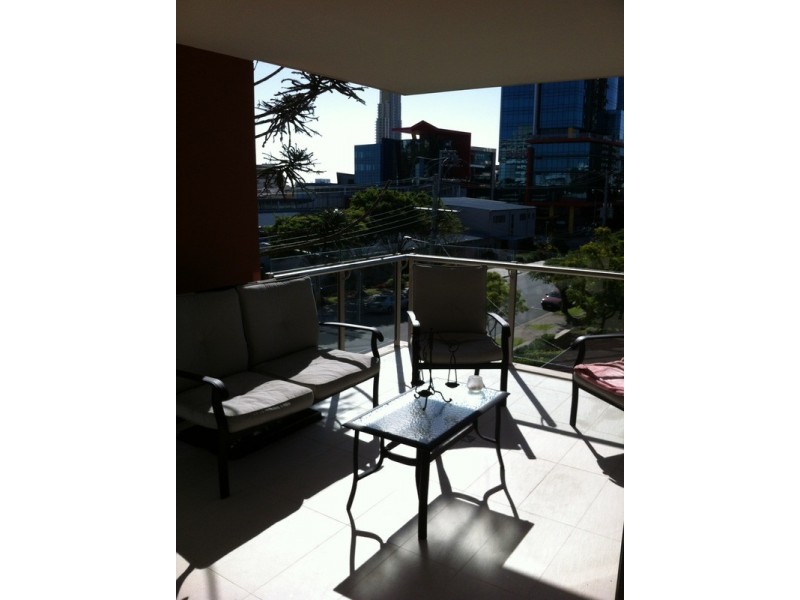 6/20 Lawson  Street, Southport QLD 4215