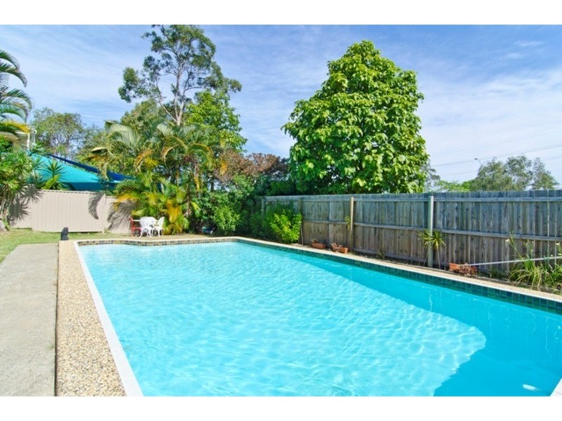 18 Wistaria Avenue, Southport QLD 4215