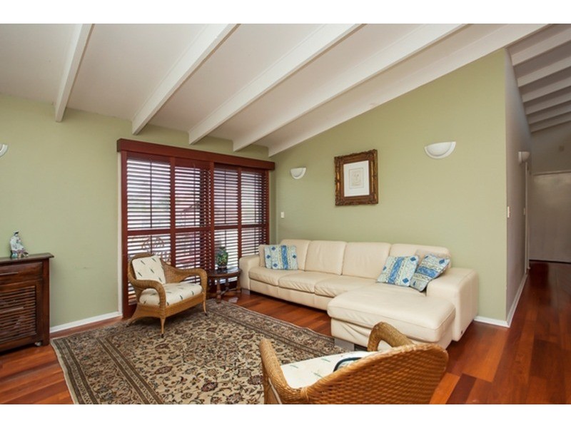 33 Boronia Drive, Southport QLD 4215