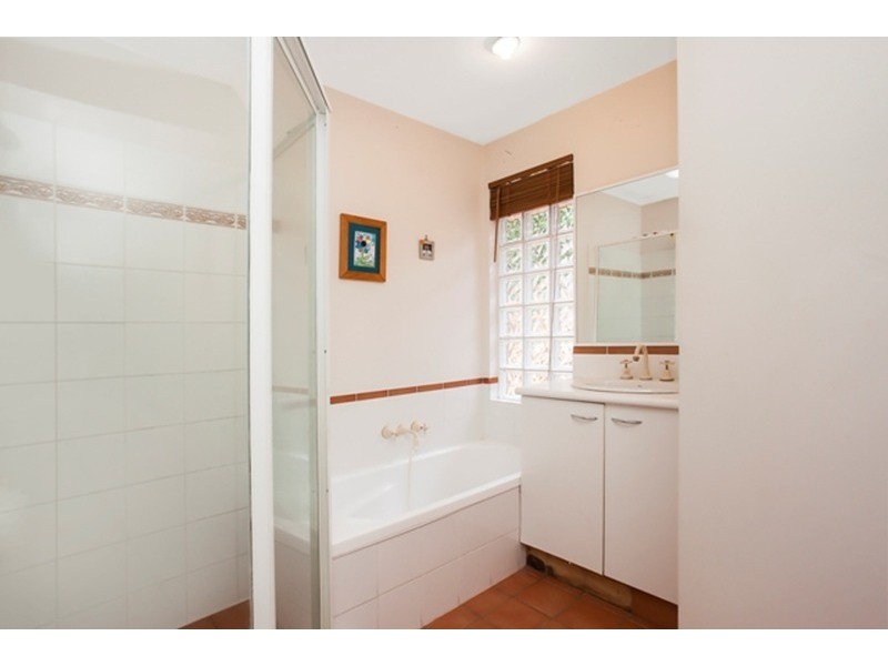 33 Boronia Drive, Southport QLD 4215