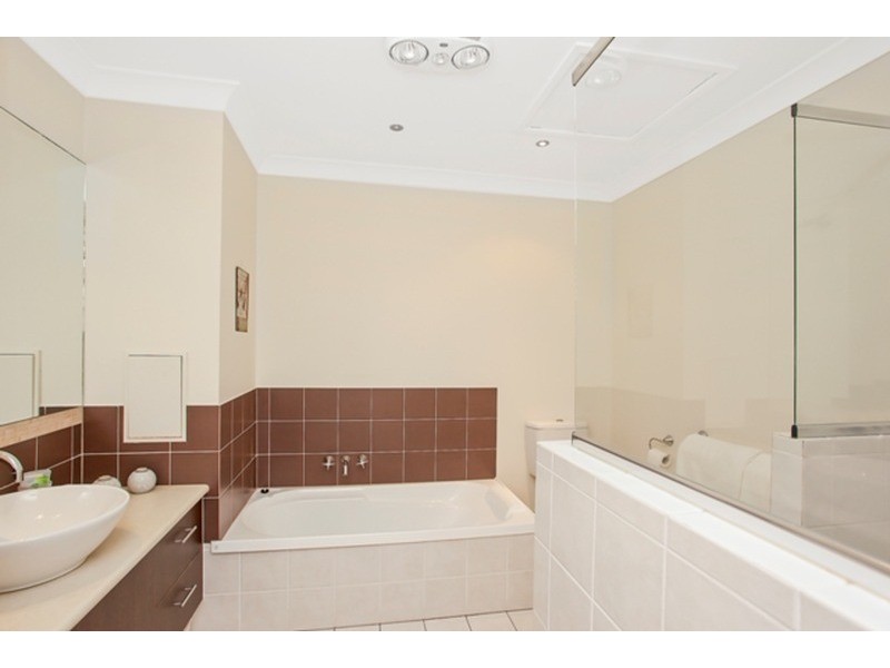 6/29 Proud Street, Labrador QLD 4215