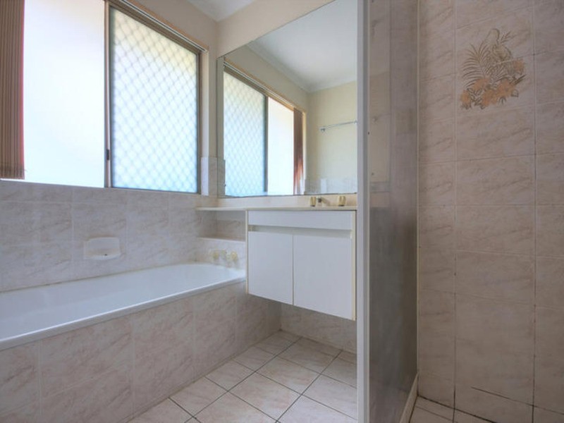 5 Cook Close, Southport QLD 4215
