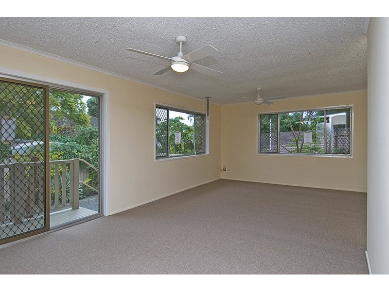 6 Tongarra Street, Southport QLD 4215