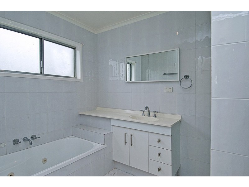 6 Tongarra Street, Southport QLD 4215