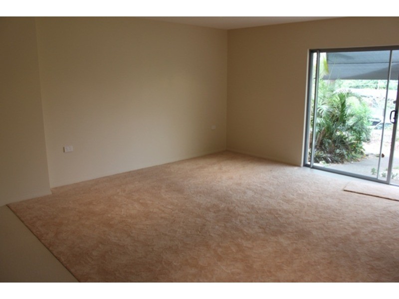 6 Tongarra Street, Southport QLD 4215