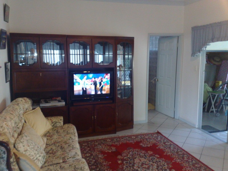 2/75 Worendo Street, Southport QLD 4215