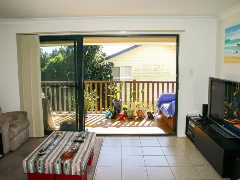 98B Kumbari Avenue, Labrador QLD 4215