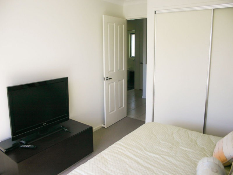 98B Kumbari Avenue, Labrador QLD 4215
