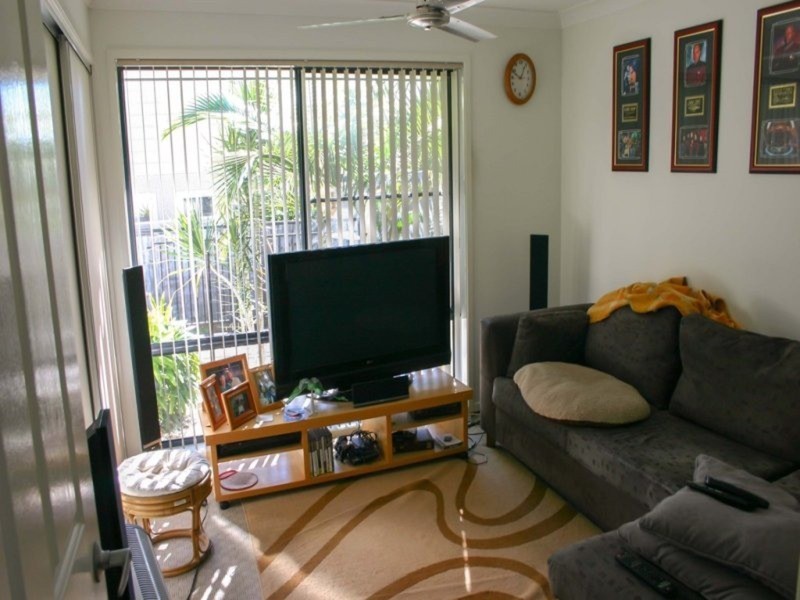 98B Kumbari Avenue, Labrador QLD 4215
