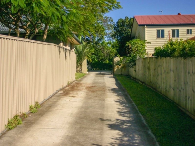98B Kumbari Avenue, Labrador QLD 4215
