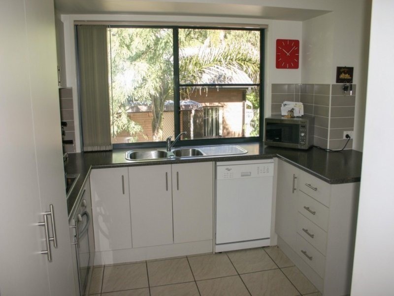 98B Kumbari Avenue, Labrador QLD 4215