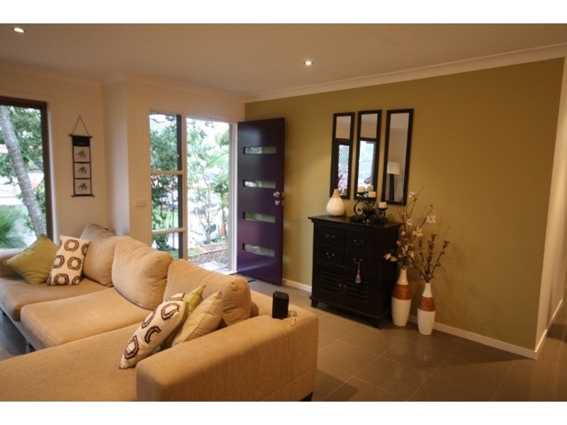 10 Nemo  Street, Ashmore QLD 4214