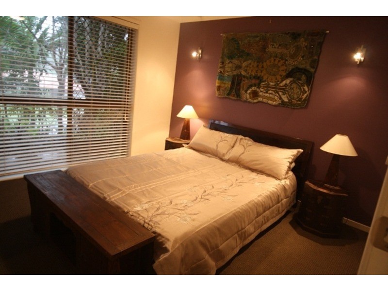 10 Nemo  Street, Ashmore QLD 4214