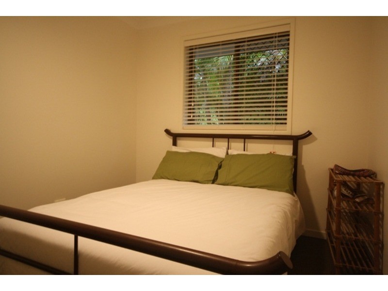 10 Nemo  Street, Ashmore QLD 4214