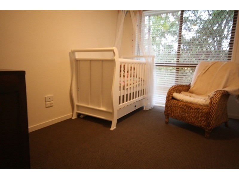 10 Nemo  Street, Ashmore QLD 4214