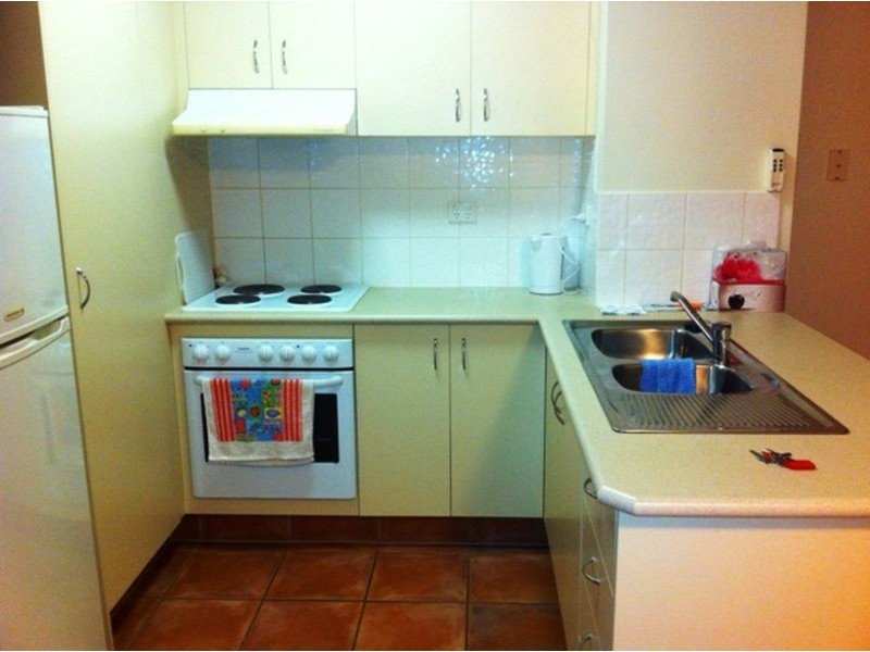 7/217 Scarborough Street, Southport QLD 4215