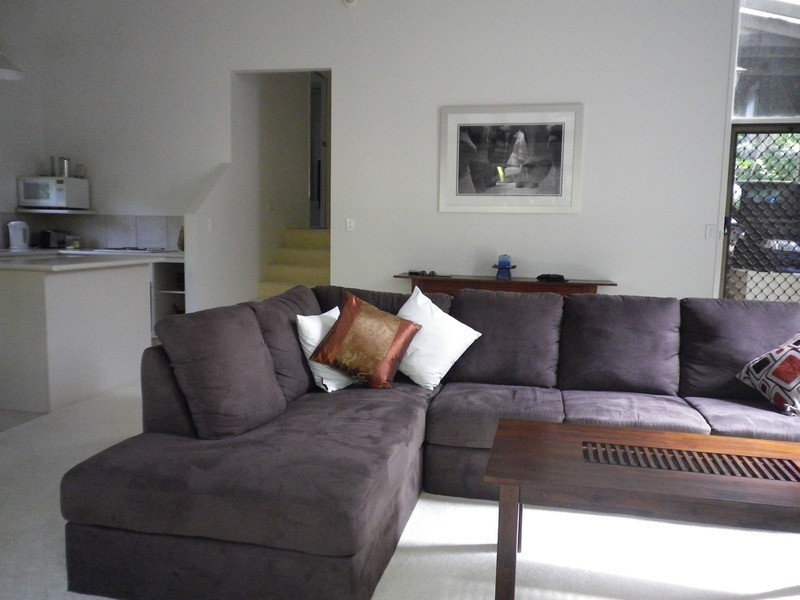 18 Robyn  Street, Southport QLD 4215