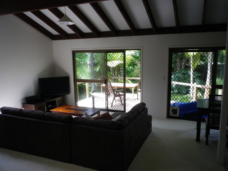 18 Robyn  Street, Southport QLD 4215