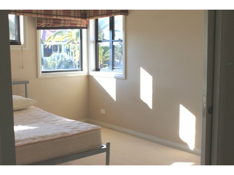 22 King James Court, Sovereign Islands QLD 4216