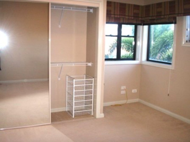 22 King James Court, Sovereign Islands QLD 4216