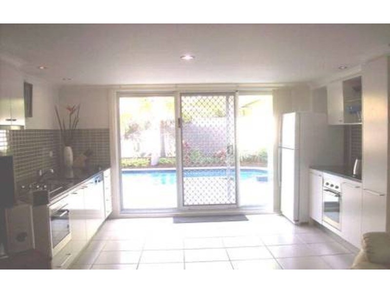 12 Rathbone Place, Labrador QLD 4215
