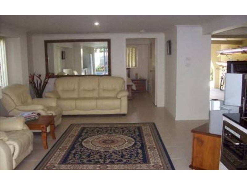 12 Rathbone Place, Labrador QLD 4215