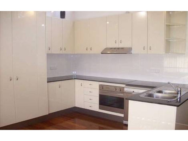 12 Rathbone Place, Labrador QLD 4215