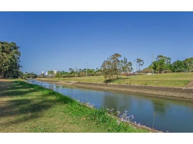 20 Golden  Crescent, Southport QLD 4215