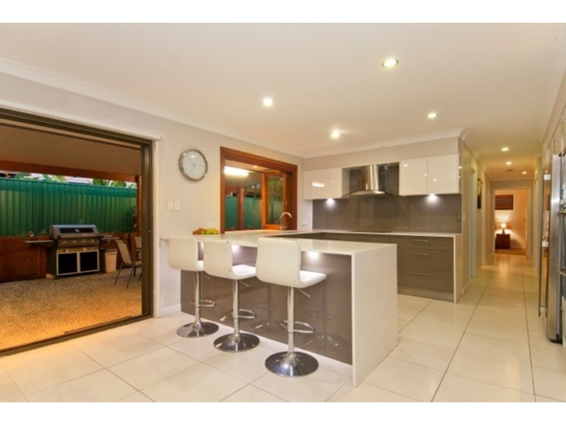 9 Yangoora  Crescent, Ashmore QLD 4214