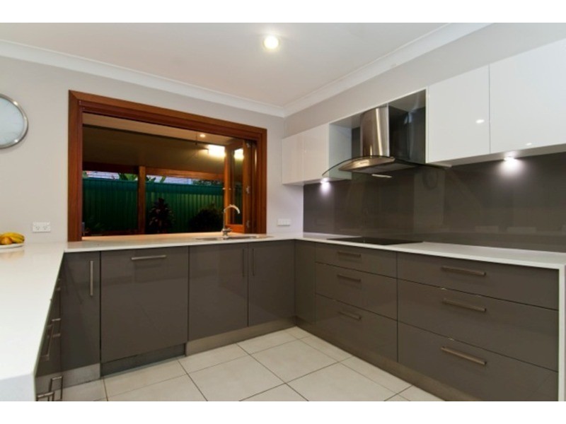 9 Yangoora  Crescent, Ashmore QLD 4214