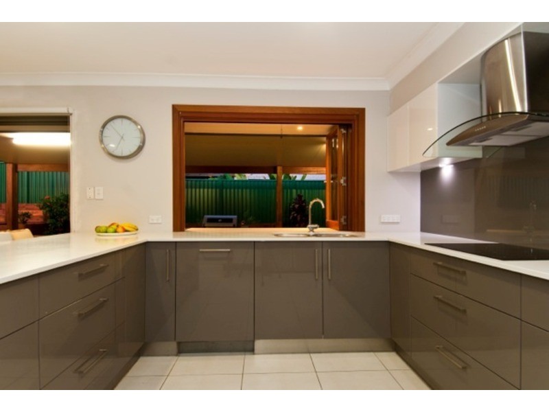 9 Yangoora  Crescent, Ashmore QLD 4214