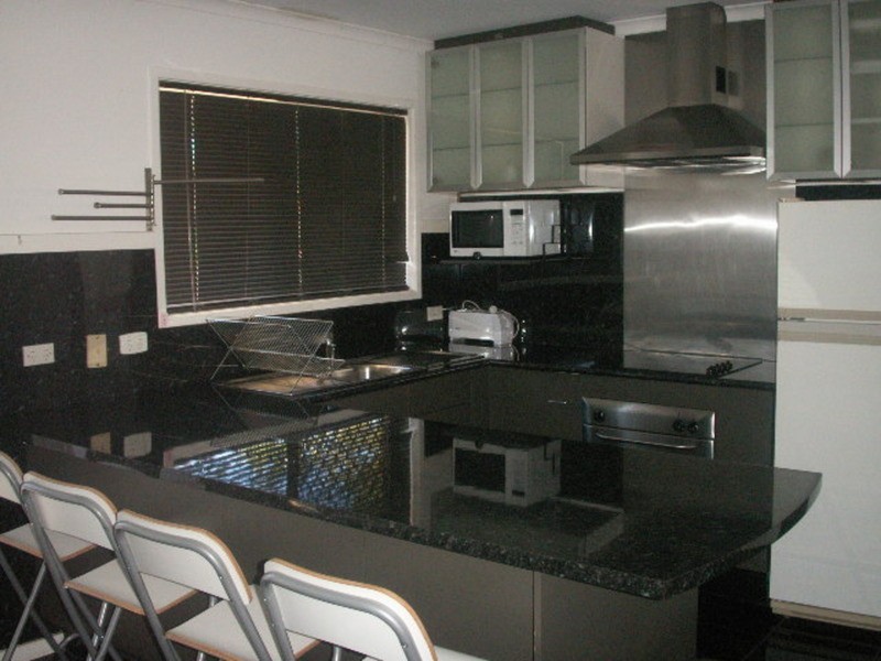 1/11 Caroline Avenue, Southport QLD 4215