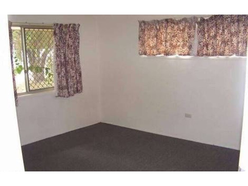 1&2/273 Wardoo  Street, Southport QLD 4215