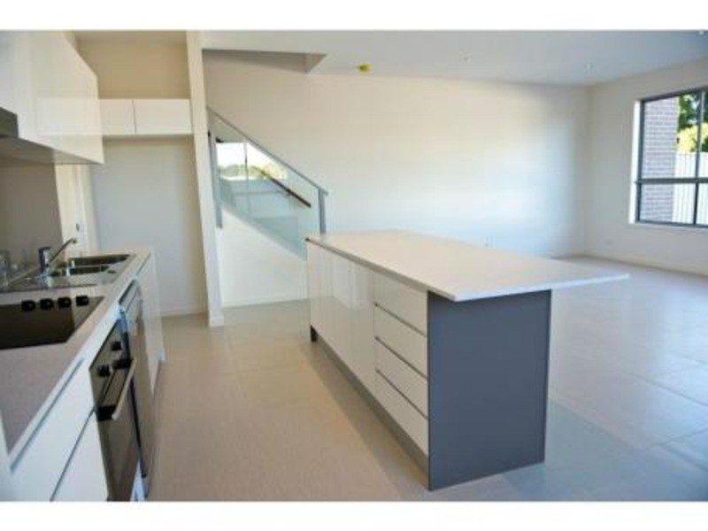 1/8 Compass Drive, Biggera Waters QLD 4216