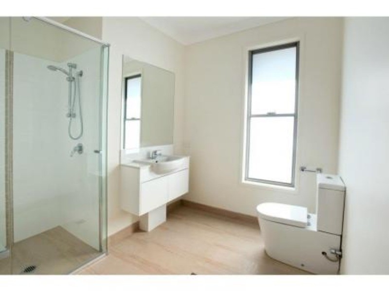 1/8 Compass Drive, Biggera Waters QLD 4216
