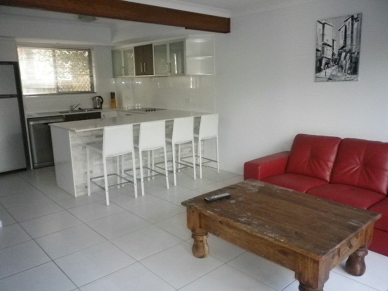 3/140 Frank Street, Labrador QLD 4215