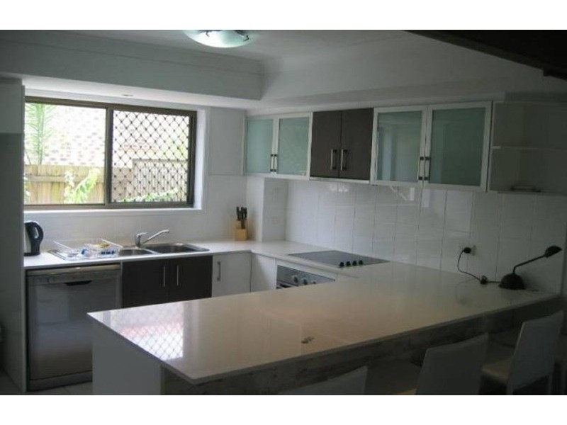 3/140 Frank Street, Labrador QLD 4215